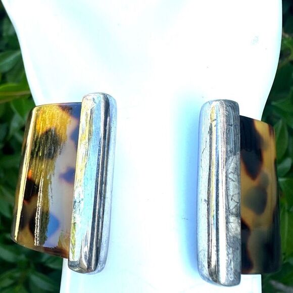 Nine West leopard open cuff bracelet - Picture 5 of 8